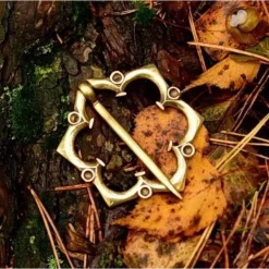 Grande Broche Gothique, Argentée