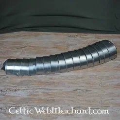 Deepeeka Manica, En Acier